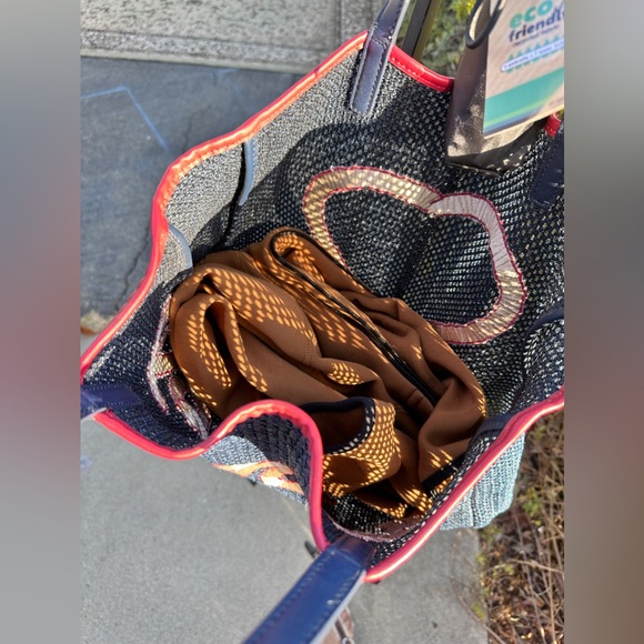 Tommy Hilfiger Big Heart Woven Tote Bag Purse - Picture 6 of 8